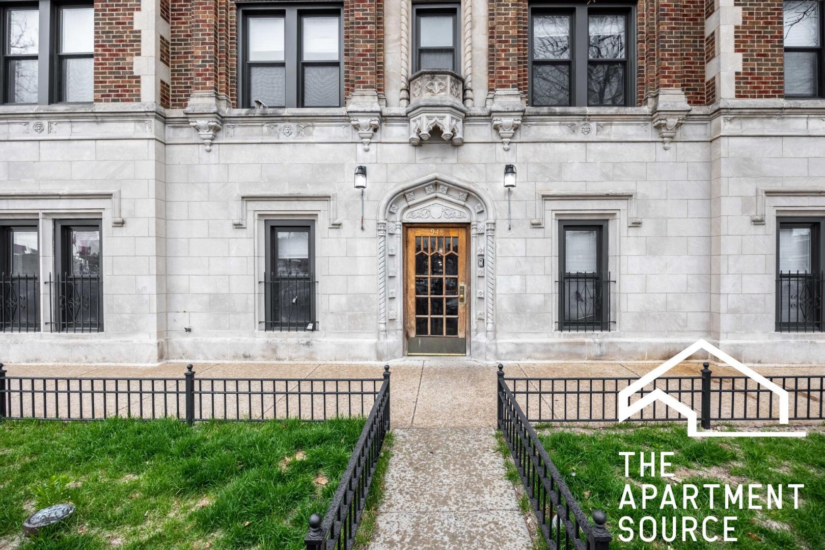 Building Photo - 948 W Cuyler Ave