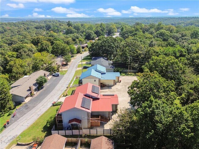 Building Photo - 14813 Dutchmans Dr