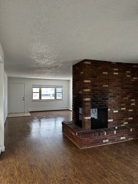 Building Photo - 2482 Nyssa Dr