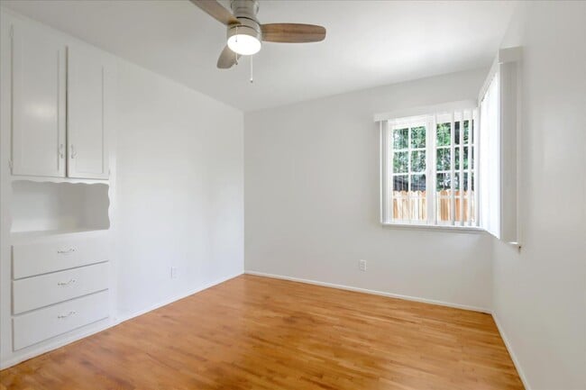 Building Photo - 3532 Maplewood Ave