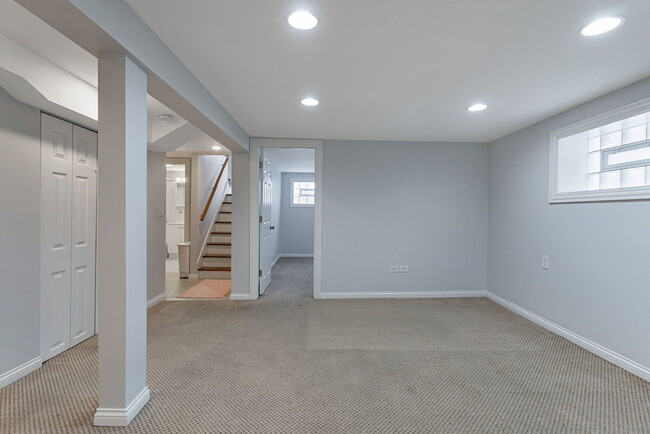 Building Photo - 3519 N Opal Ave