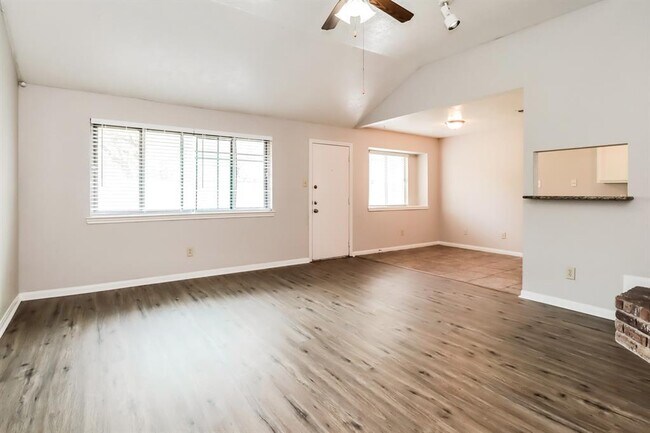 Building Photo - 14118 Sandy Point Ln