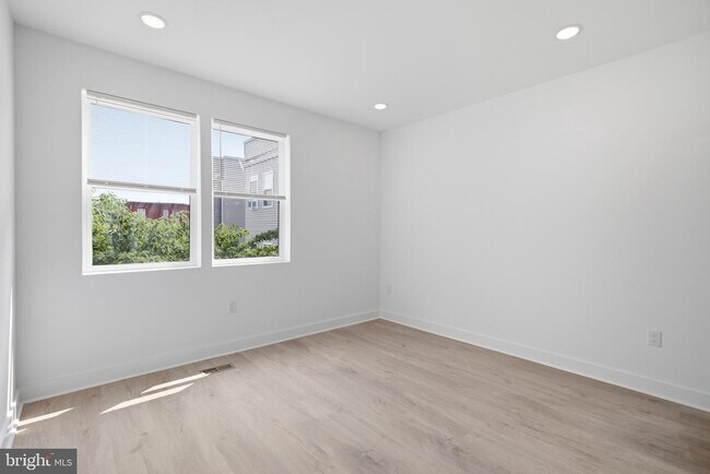 Building Photo - 3974 Reno St