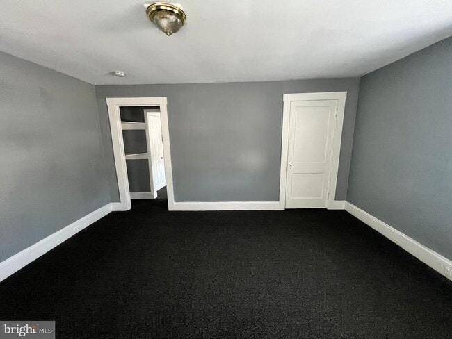 Building Photo - 502 S Main St