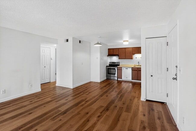 Building Photo - 2575 S Syracuse Way