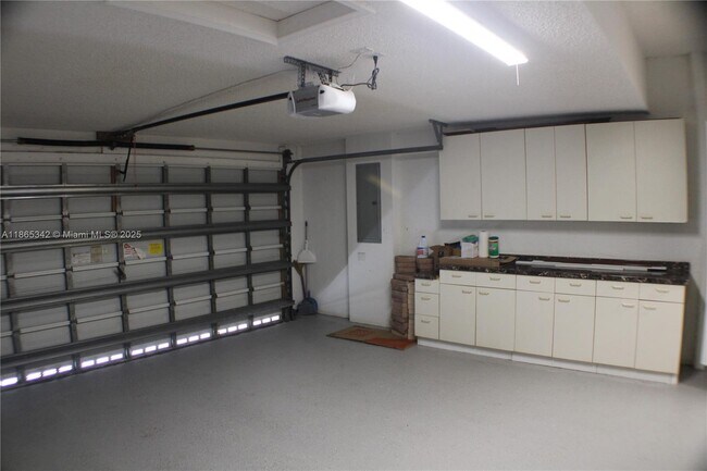 Building Photo - 4955 SW 166th Ave