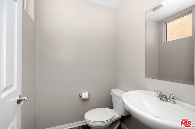 Building Photo - 757 Daniel Freeman Cir