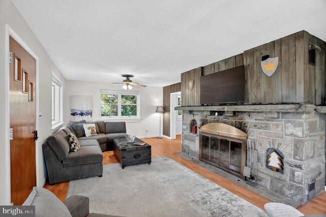 Building Photo - 616 Mcmagan Dr