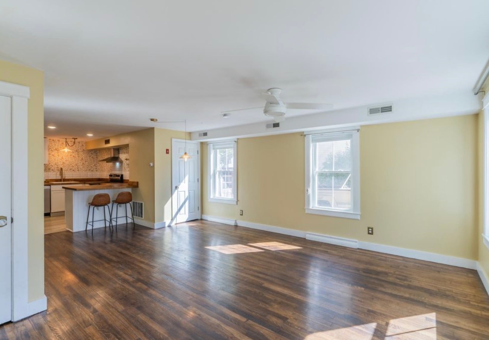 Dining - 449 High St