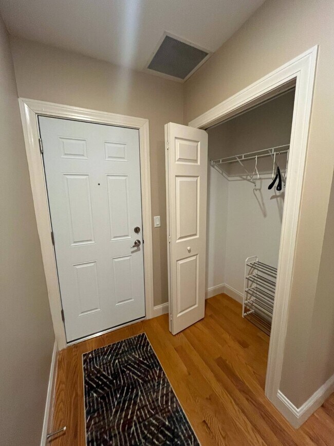 Building Photo - 260 Washington Ave