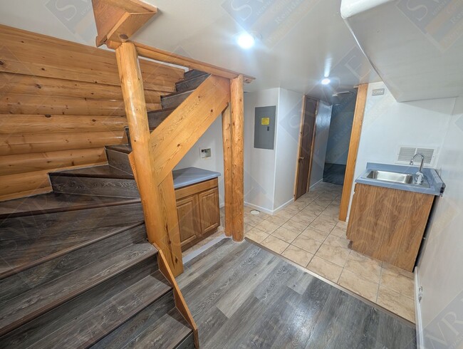 Building Photo - 1036 McKinley Ave