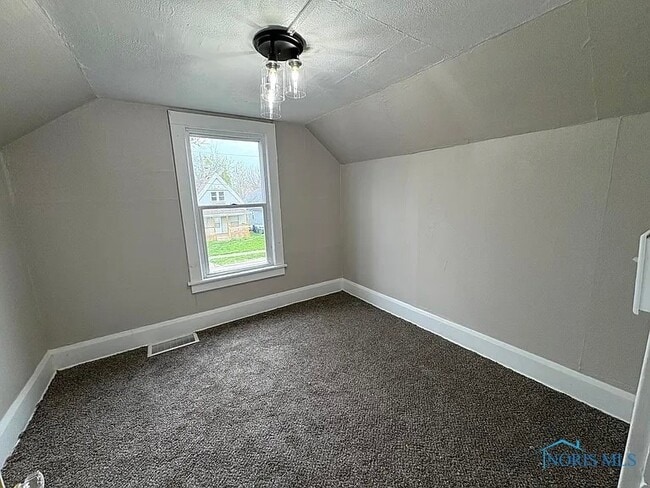 Building Photo - 1723 Stahlwood Ave