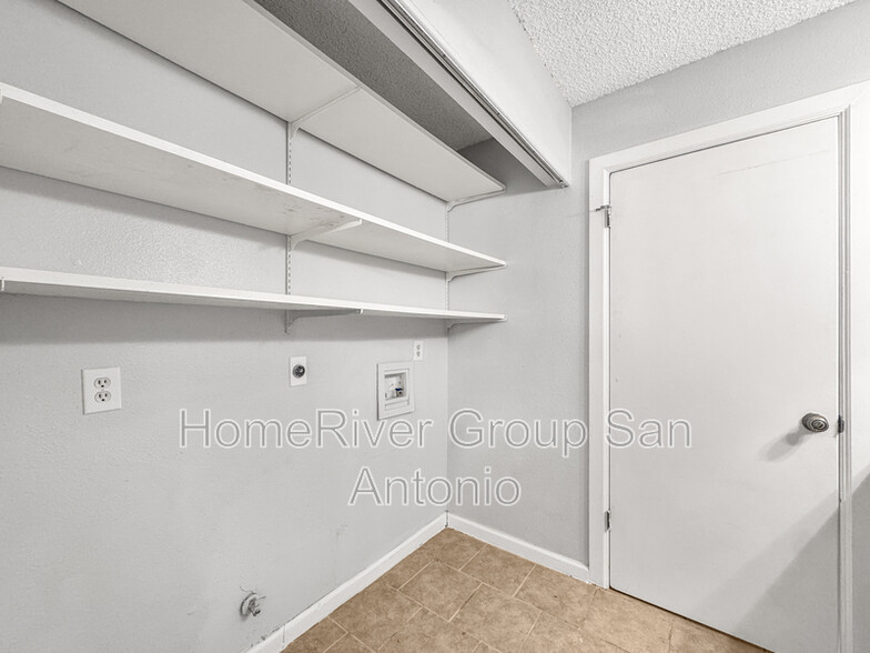 Building Photo - 9510 Bowen Dr