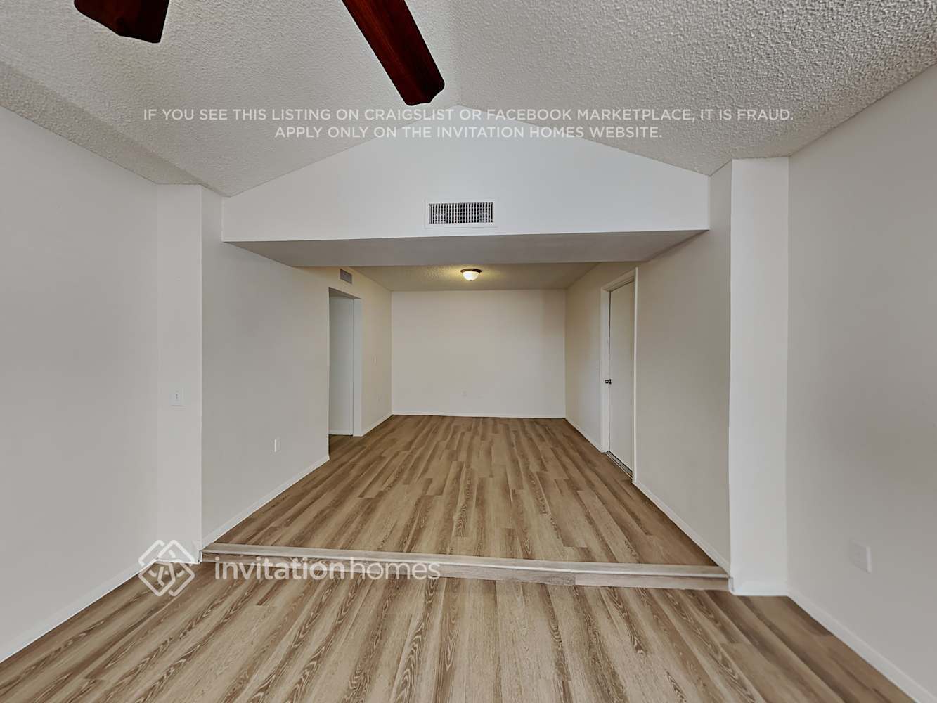 Building Photo - 501 N Red Rock St