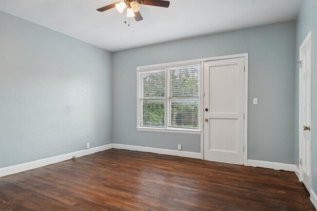 Building Photo - 308 Taylor Rd