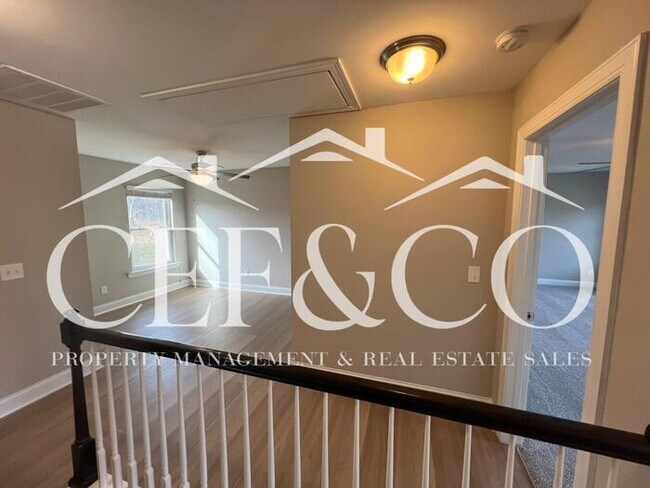 Building Photo - Spacious 3 bedroom 2.5 bedroom available in Moore!