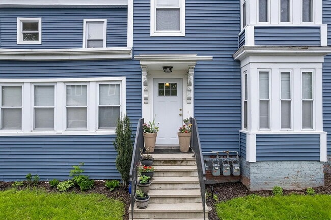 Building Photo - 15 Seavey St