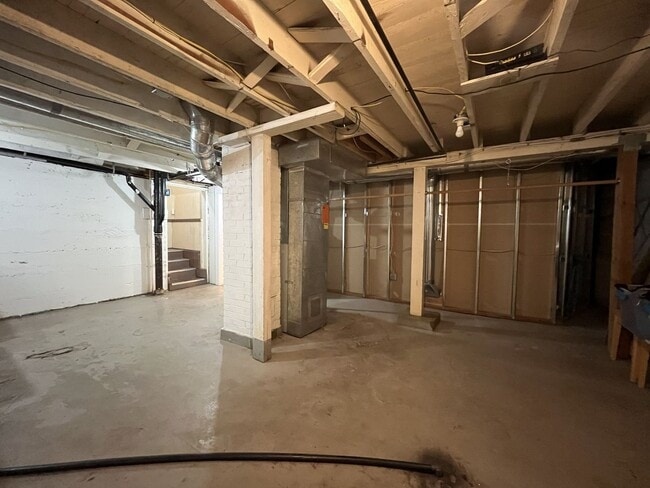 Building Photo - Charming Classic Two-Bedroom Portland Home with Bright Living Spaces, Updated Kitchen & Bonus Bas...