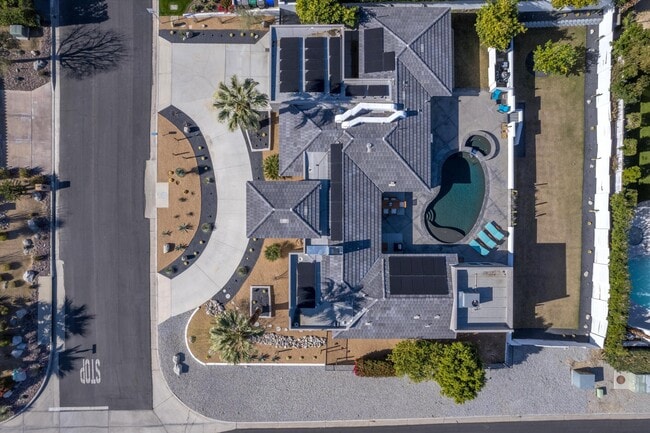 Building Photo - 72992 Bel Air Rd