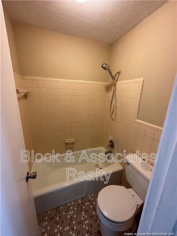 Building Photo - 4959 Fieldcrest Dr