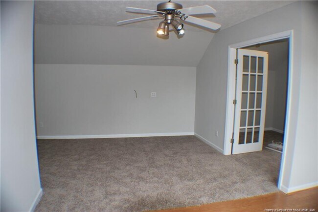 Building Photo - 845 Log Cabin Dr