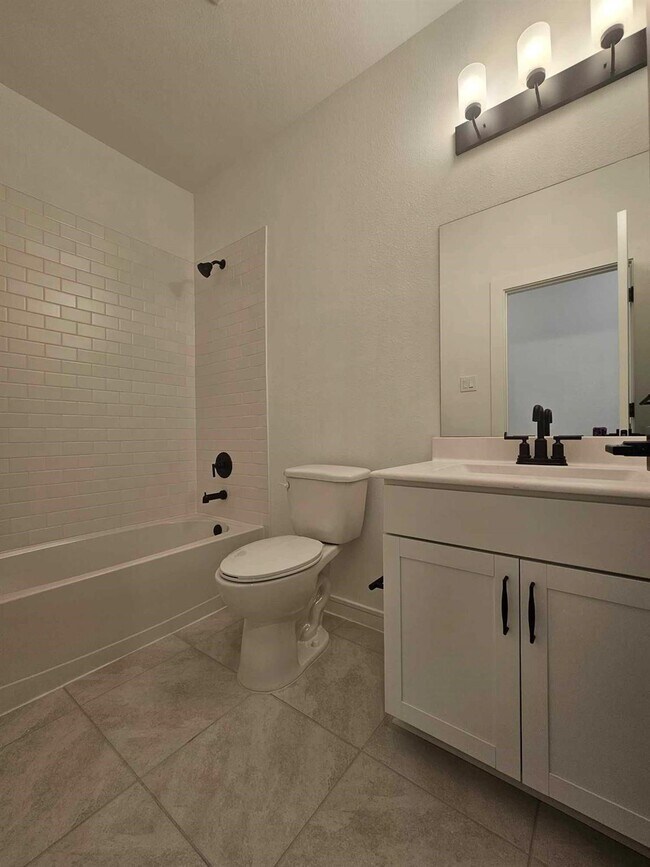 Building Photo - 8438 Tranquil Bay Ct