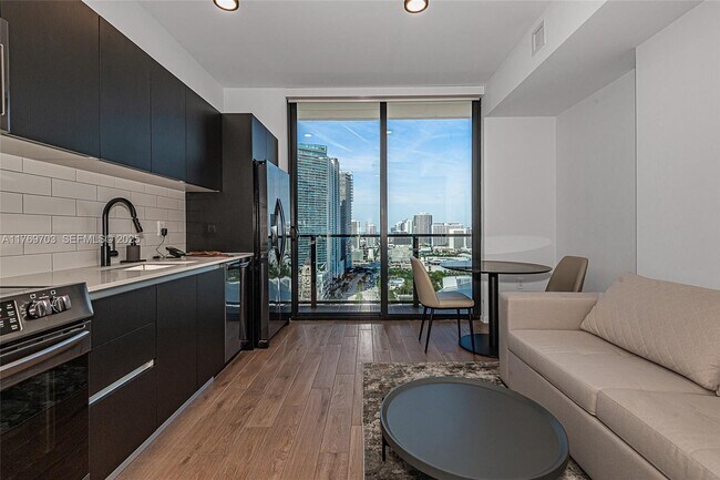 Building Photo - 398 NE 5th St