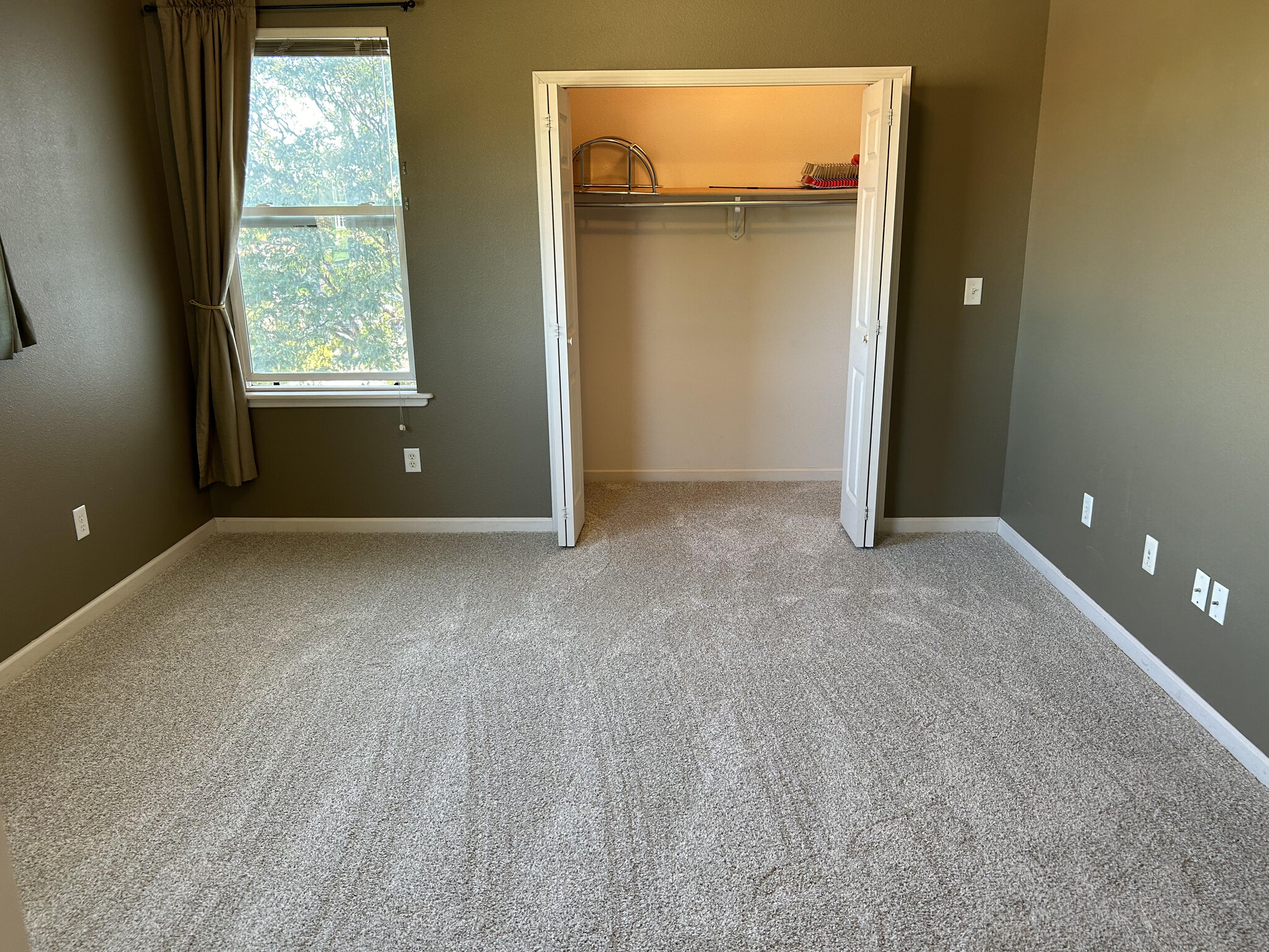 Master bedroom - 307 Coffman St