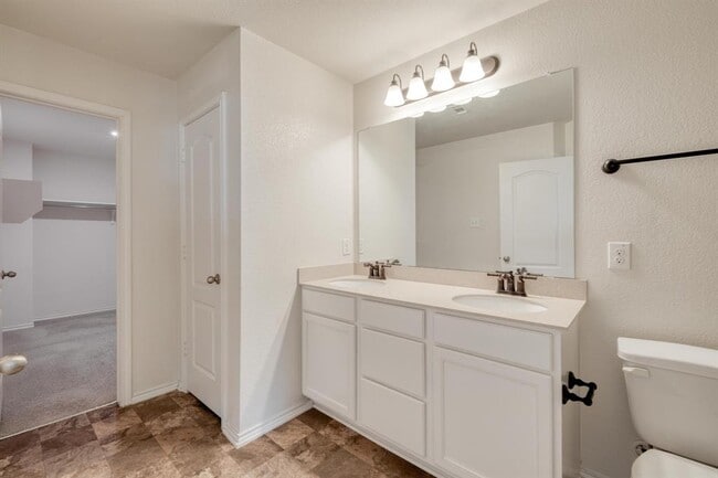 Building Photo - 13603 Abraham Lincoln St