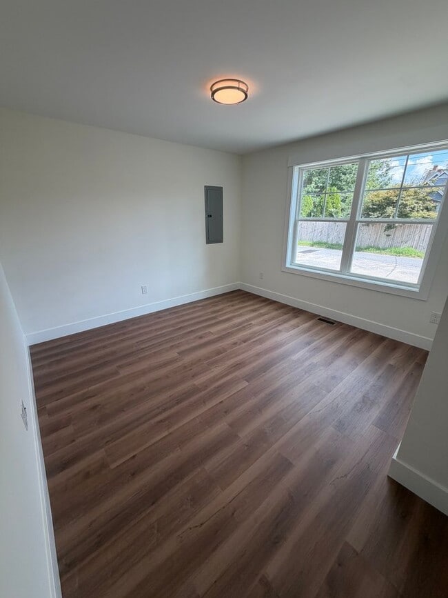 Building Photo - 221 Strawberry Alley