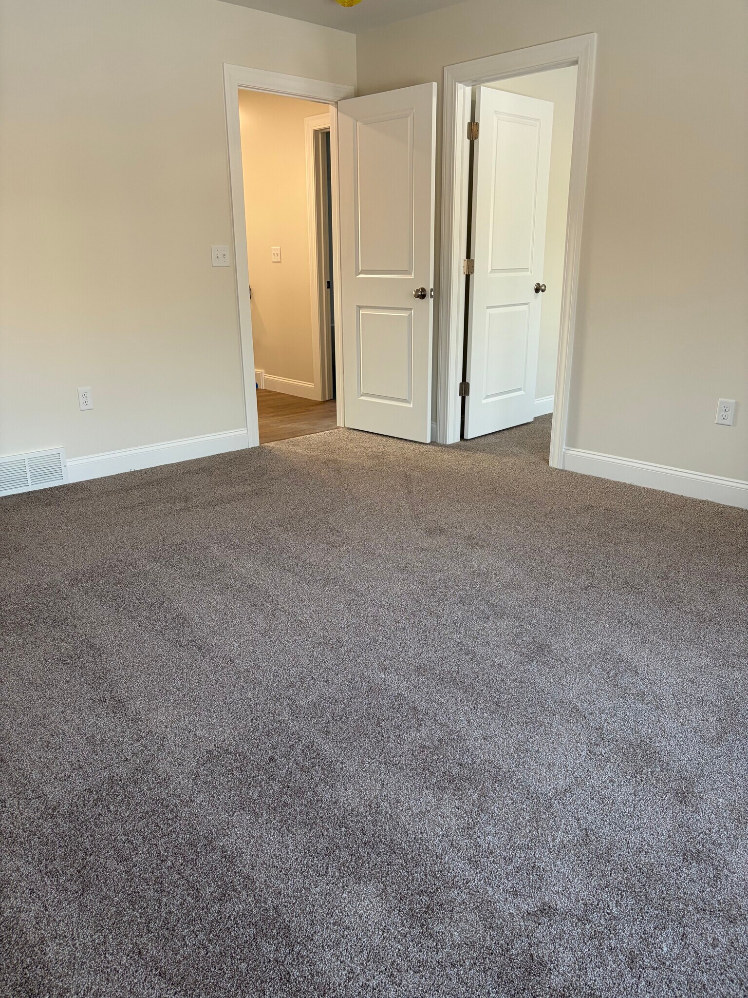 Building Photo - 122 Memphis St