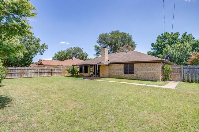 Building Photo - Spacious 3 Bed. 2 Bath Rental Ready for New Tenants- HEB ISD- 76040