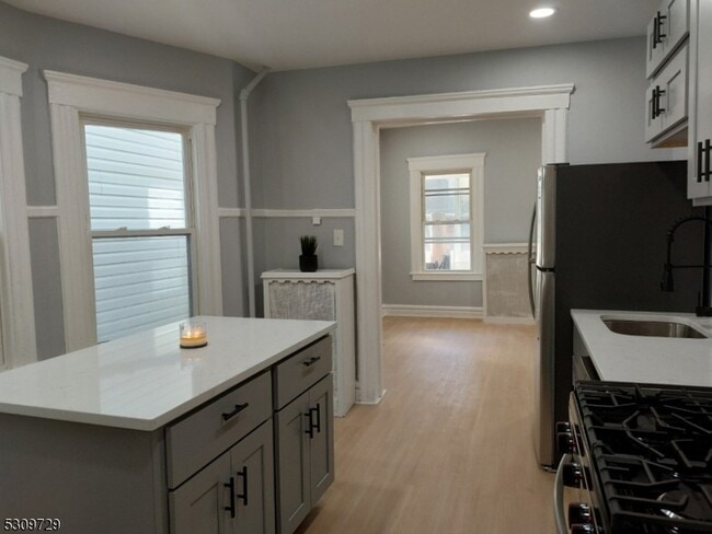 Building Photo - 138 Watchung Ave