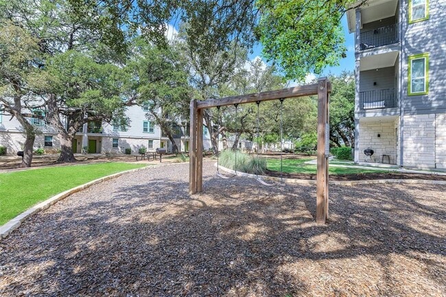 Building Photo - 712 Enchantment Trl