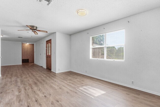 Building Photo - Beauty in Burleson ISD