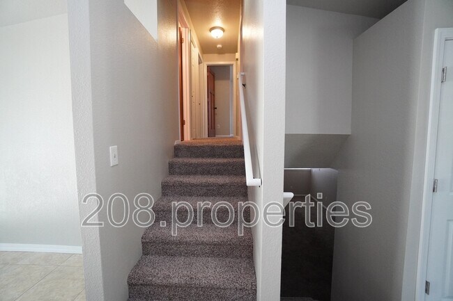 Building Photo - 698 Berwick Dr