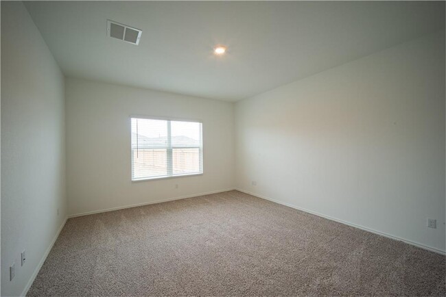 Building Photo - 220 Longbridge Dr