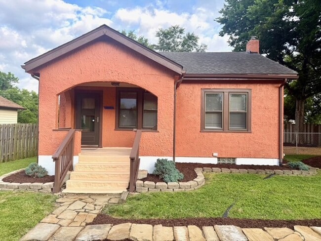 Primary Photo - **Charming home in Lindbergh School Distri...