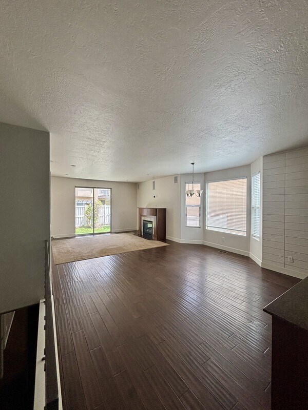 Building Photo - 2750 Augusta Dr