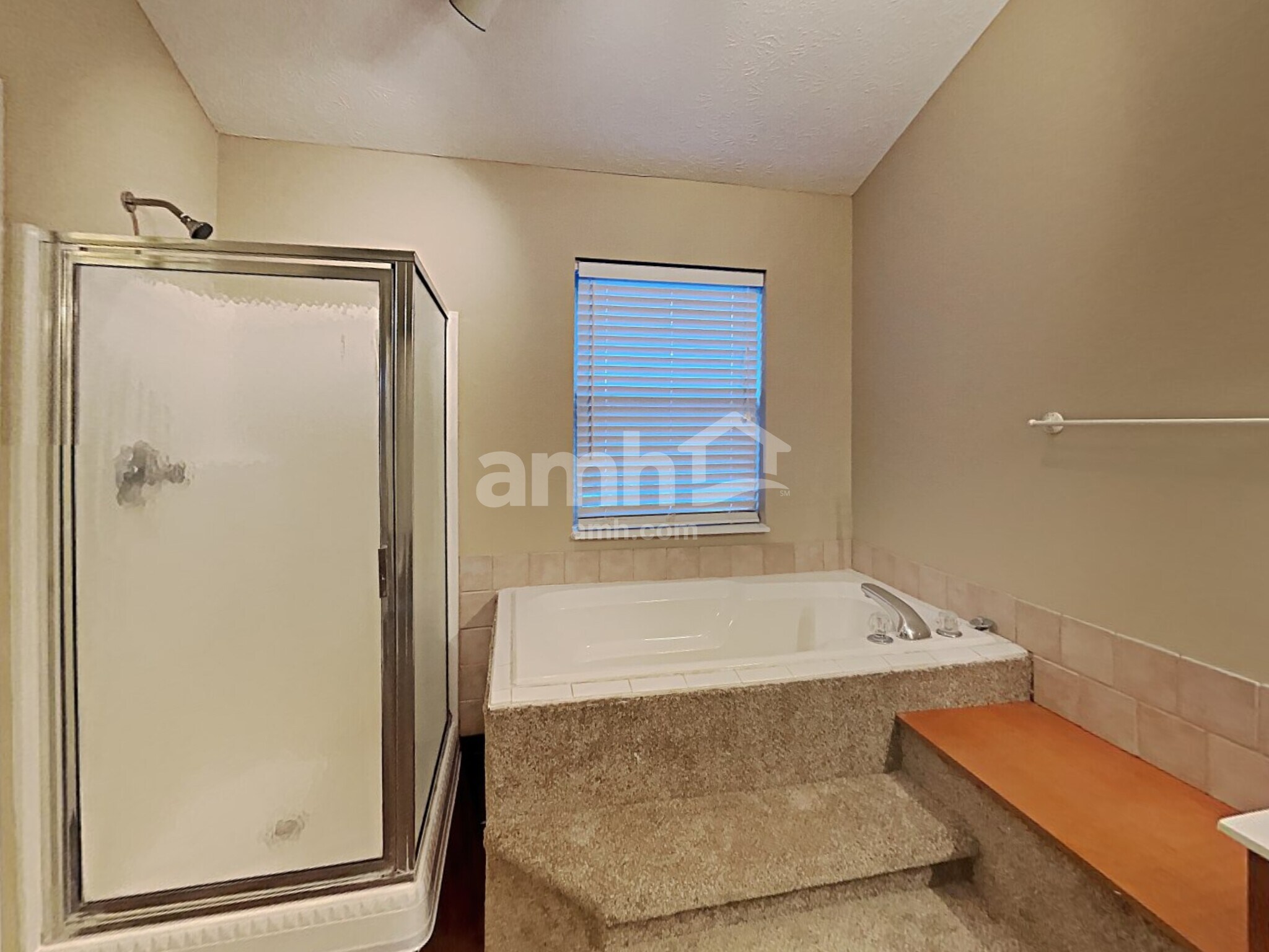 Building Photo - 10604 Magenta Dr