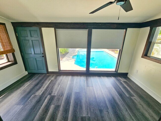 Building Photo - St. Petersburg Pool Home - 3 Bedroom 2 Bath