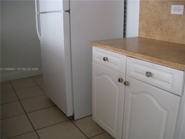 Building Photo - 7545 E Treasure Dr