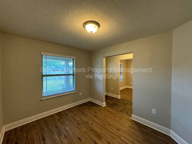 Building Photo - 4622 Belvedere Circle