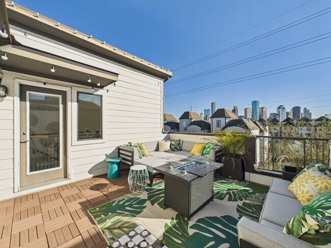 Building Photo - 1404 Spring St