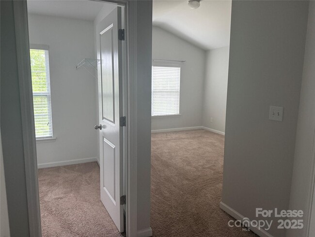 Building Photo - 9388 Hamel St