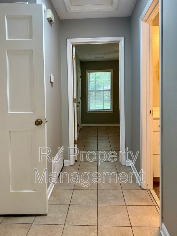 Building Photo - 4521 Stony Point Dr