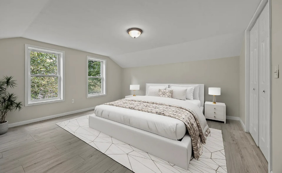 Building Photo - 20 School St