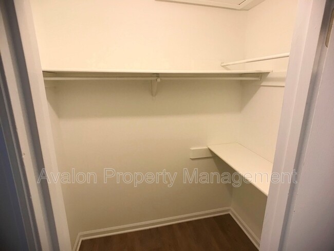 Building Photo - 1104 Riverview Dr