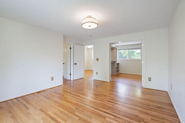 Building Photo - 13745 Cameo Ct