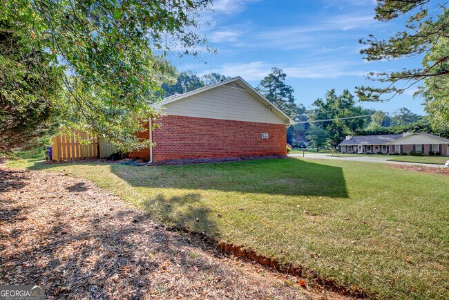Building Photo - 105 Belle Dr